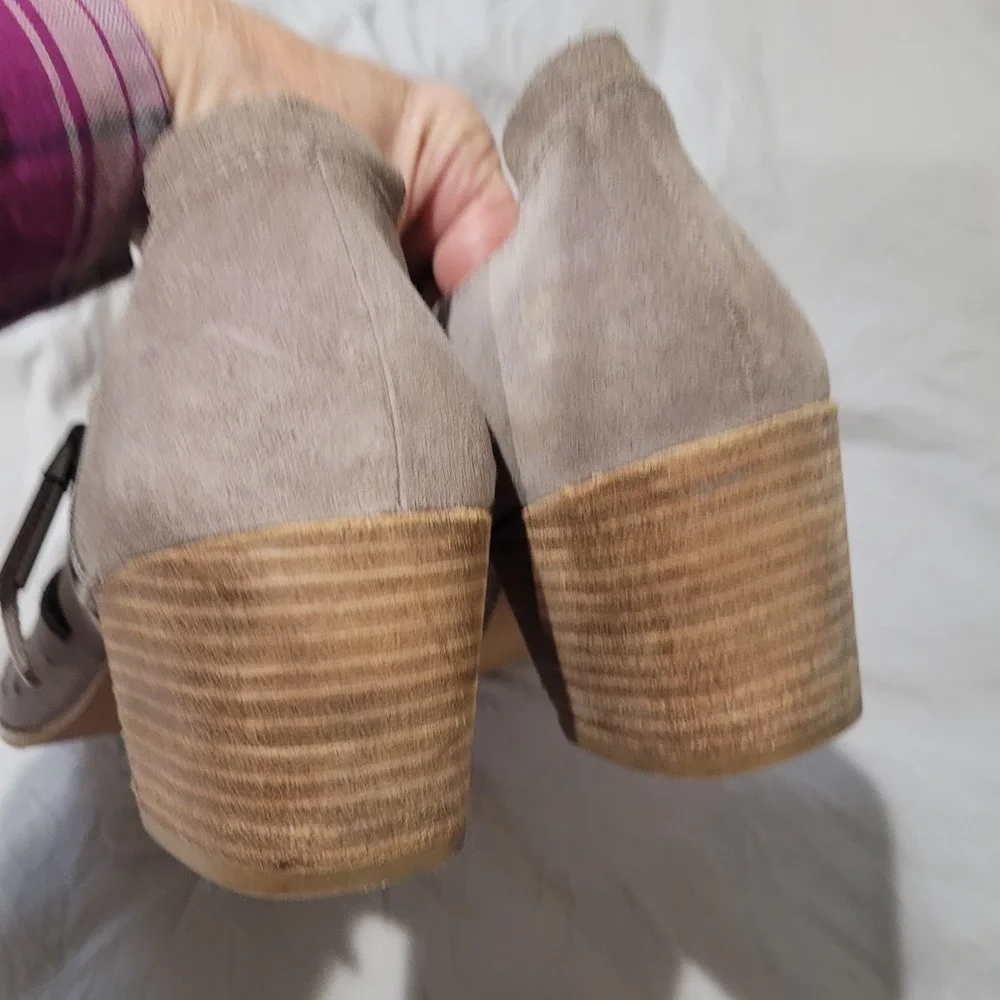 1. State Arnet Women SZ 9M Taupe Suade cage zip side block heel shoe work career